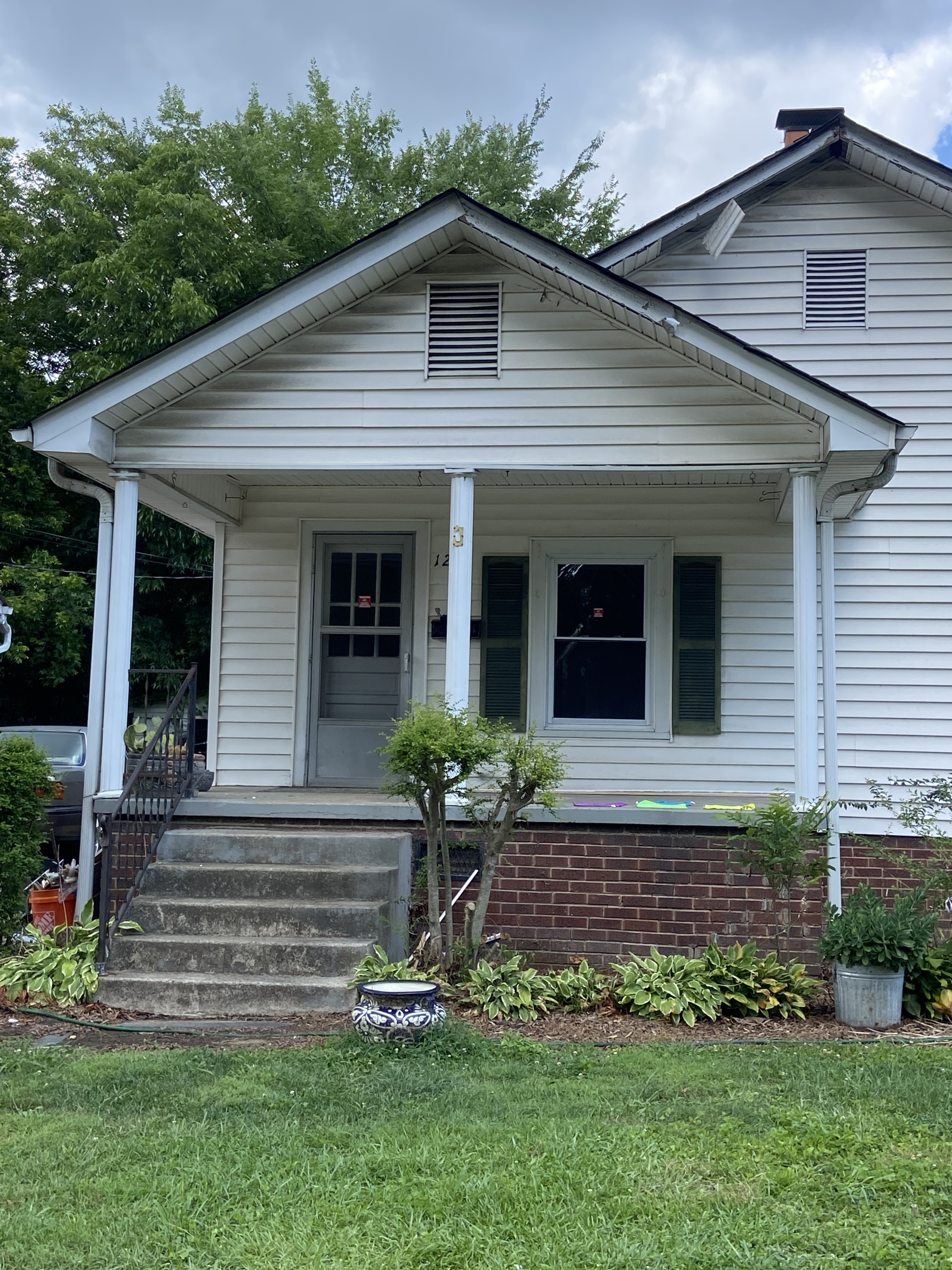 120 Freeze Avenue Northwest